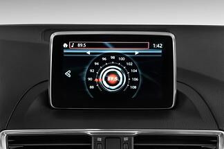 Mazda Mazda3 (Baujahr 2014) Sports-Line 4 Türen Radio und Infotainmentsystem
