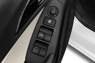 Mazda Mazda3 (Baujahr 2014) Sports-Line 4 Türen Bedienungselemente Tür