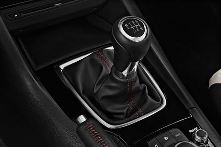 Mazda Mazda3 (Baujahr 2014) Sports-Line 4 Türen Schalthebel