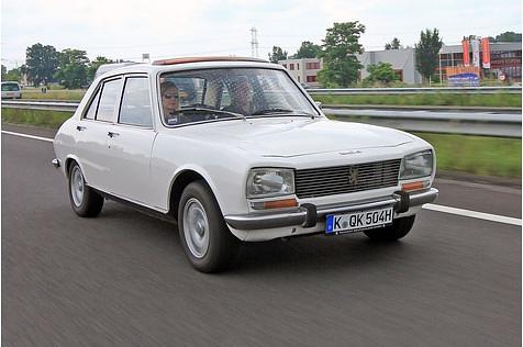 Mit seinem 93 PS starken Reihenvierzylindermotor sind 162 Kilometer pro Stunde möglich.