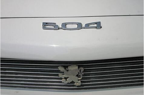 Die Landstraße ist ganz klar des 504 GLs bester Freund.