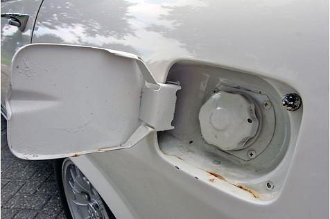 10,8 Liter Benzin verbraucht er theoretisch auf 100 Kilometern.