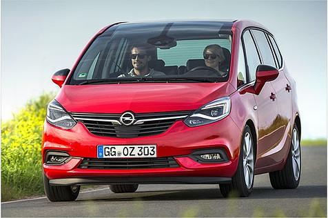 Optional ist wieder eine Panoramascheibe zu haben