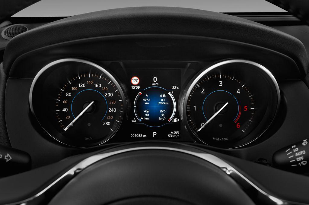 Jaguar F-Pace (Baujahr 2017) R-Sport 5 Türen Tacho und Fahrerinstrumente