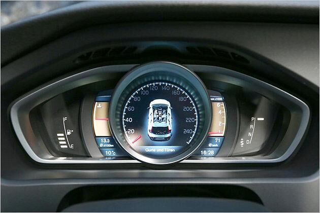 Auf Wunsch ist eine Instrumentenanzeige mit unterschiedlichen Layouts erhältlich