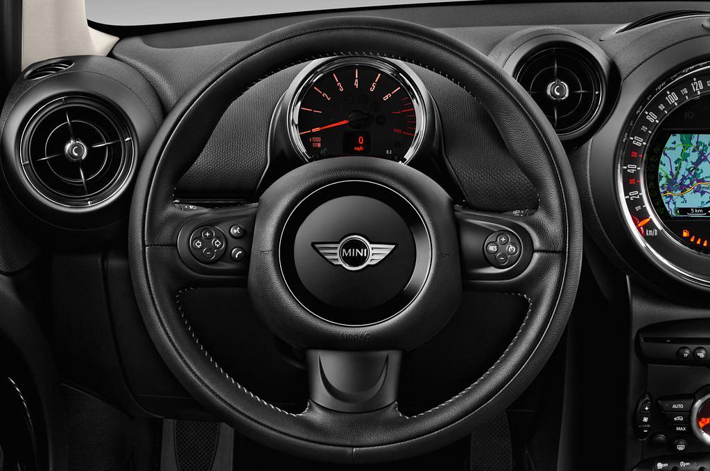 MINI Countryman (Baujahr 2016) One 5 Türen Lenkrad