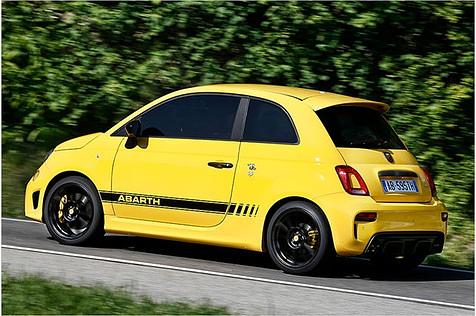 Die Überarbeitung hat dem 595 Schürzen im Look des neuen 124 Spider gebracht