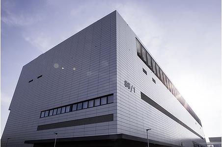 Mercedes mit neuen Reihenmotoren - Sauberer Großangriff