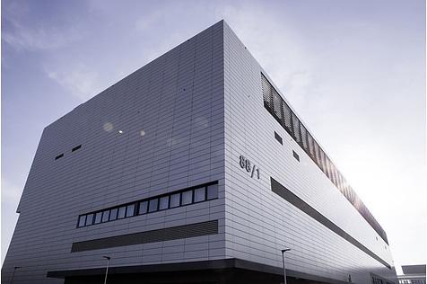 Das neue Antriebsintegrationszentrum, kurz AIZ, in Sindelfingen.