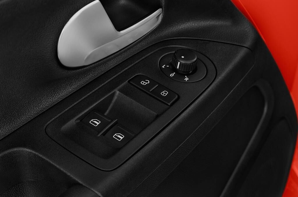 Volkswagen Up (Baujahr 2018) Cross Up 5 Türen Bedienungselemente Tür