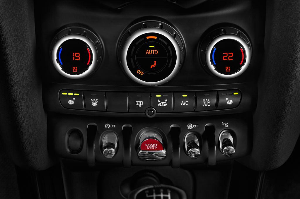 MINI MINI (Baujahr 2017) Cooper D 2 Türen Temperatur und Klimaanlage