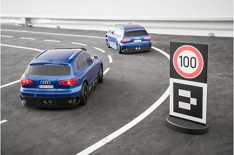 Audi Testflotte im Maßstab 1:8 - Verkehrszeichenerkennung gibt es zukünftig in Echtzeit