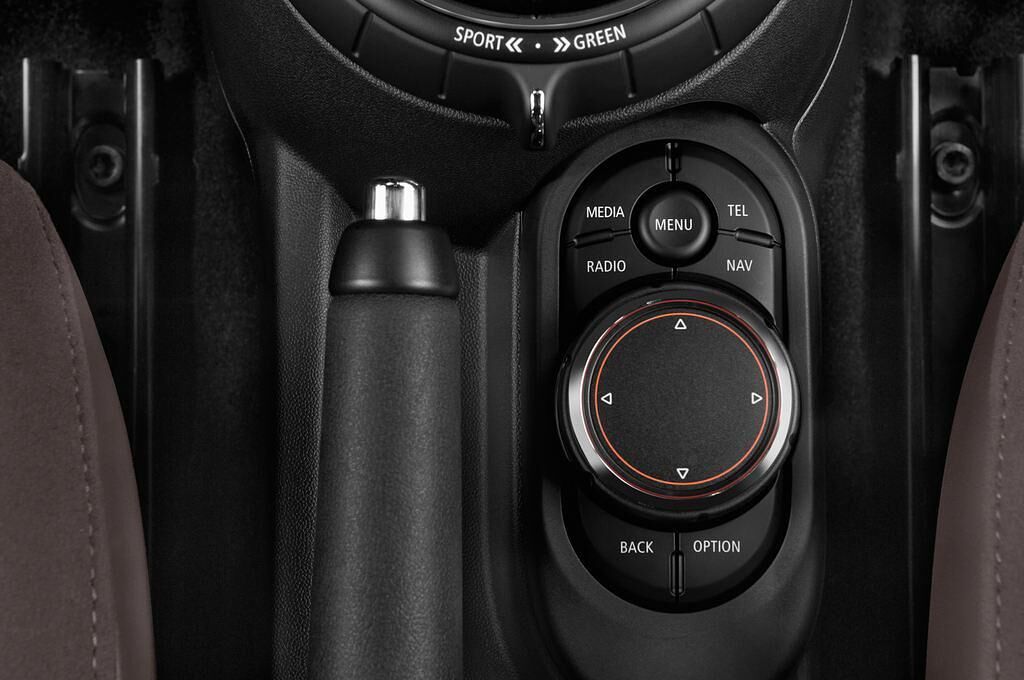 MINI MINI (Baujahr 2015) Cooper 5 Türen Radio und Infotainmentsystem