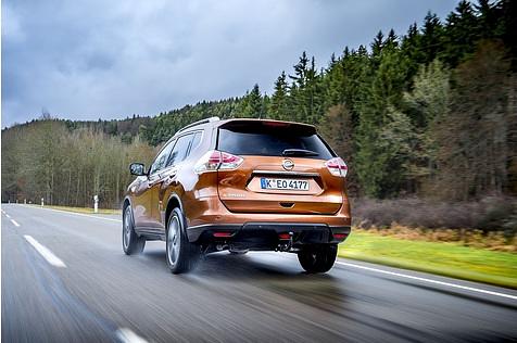 Der Nissan X-Trail 2.0 dCi ist mit dem CVT-Getriebe bis zu 196 km/h schnell