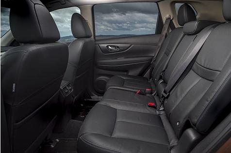 Dank der verschiebbaren Rückbank hat man hinten viel Platz