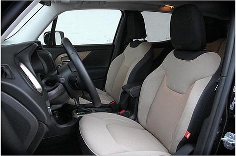 Die Sitze erhalten im Sondermodell einen speziellen Stoff-Mesch-Bezug. Sie sind ziemlich bequem