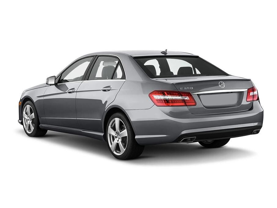 Mercedes E-Class (Baujahr 2011) E350 4 Türen seitlich hinten