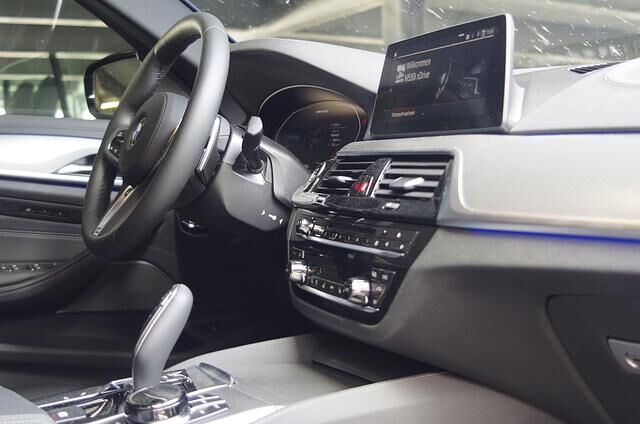 Heute findet sich viel Hightech im Cockpit