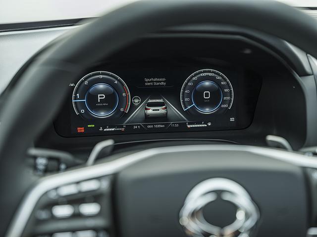 Im überarbeiteten Innenraum fällt vor allem die digitale Instrumentenanzeige (12,3 Zoll) ins Auge