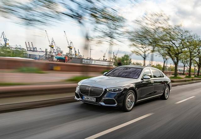 Auffällig ist die seitliche Fenstergrafik mit der breiteren Chromeinfassung und eben dem zusätzlichen Dreiecksfenster an der C-Säule