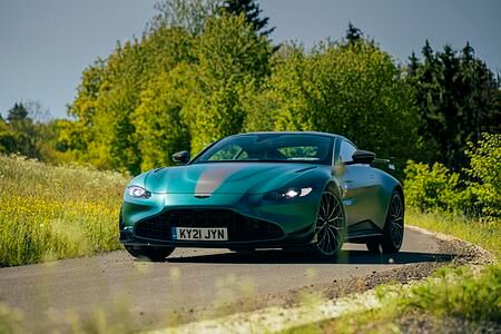 Fahrbericht Aston Martin Vantage F1 Edition - Vettel fährt mit Fahrbericht Aston Martin Vantage F1 Edition - Vettel fährt mit