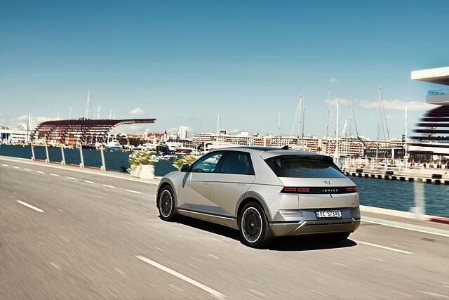 Der Hyundai Ioniq streckt sich auf eine Länge von 4,64 Metern