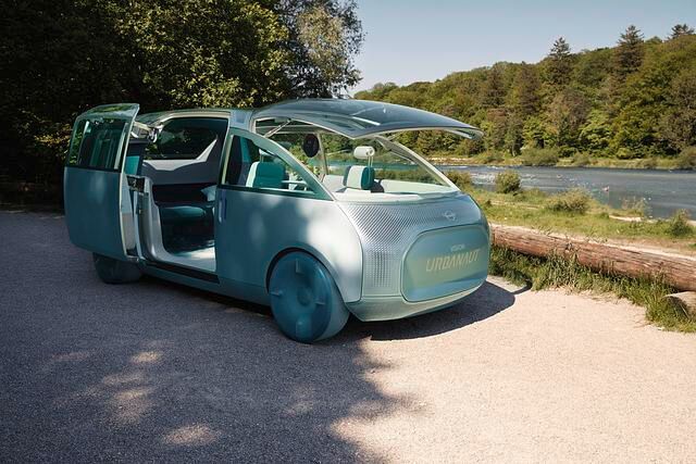 Die aufklappbare Frontscheibe des Urbanaut soll die Funktion eines Balkons übernehmen