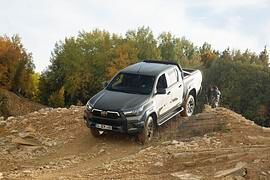 Fahrbericht: Toyota Hilux - Ein Weltenbummler macht sich schick