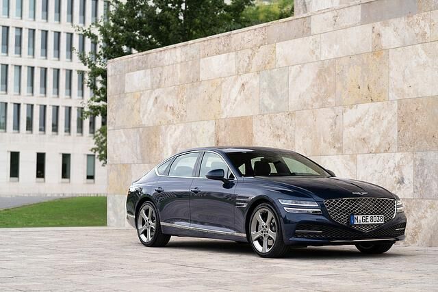 Auch die Preise des G80 zeugen von einer gewissen Souveränität: Mit einem Grundpreis von 46.900 Euro ist der koreanische Herausforderer gewiss kein Schnäppchen