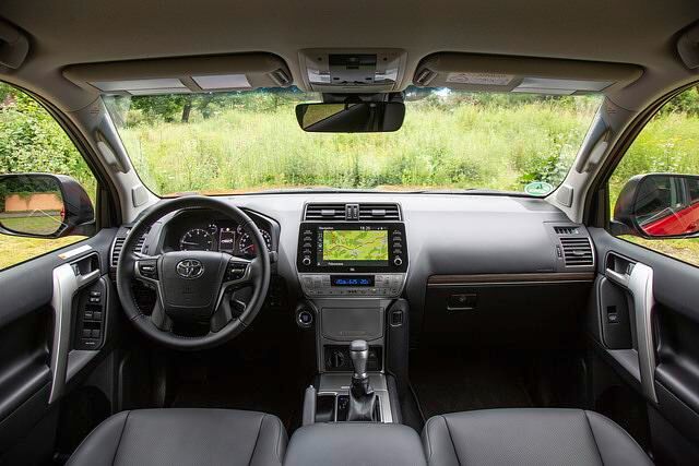 Innen gibt es ein neues Infotainment