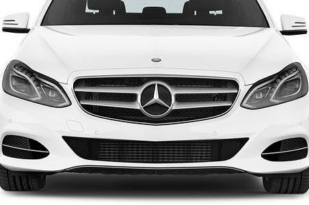 Mercedes E-Class (Baujahr 2015) Avantgarde 4 Türen Kühlergrill und Scheinwerfer