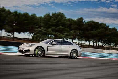 Fahrbericht: Porsche Panamera 4S E-Hybrid - Sparen oder spurten Fahrbericht: Porsche Panamera 4S E-Hybrid - Sparen oder spurten