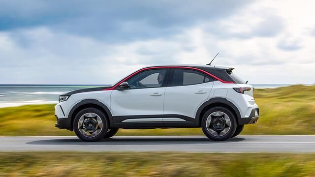 Das E-SUV streckt sich auf eine Länge von 4,15 Metern
