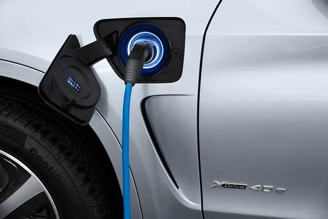 Die elektrische Reichweite des 40e beträgt 31 Kilometer