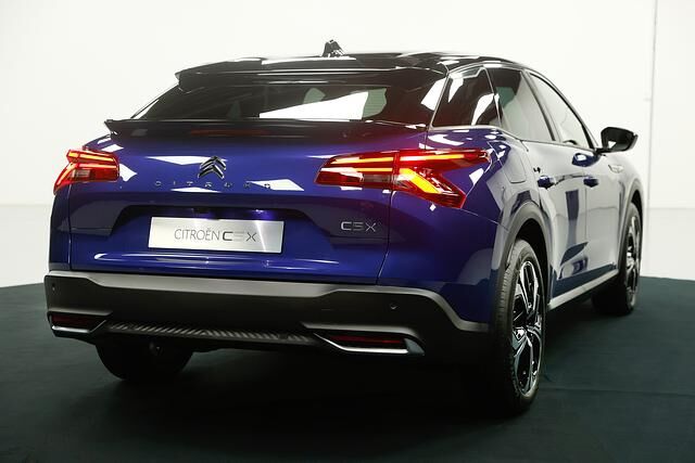 Mit einem maximalen Kofferraumvolumen von 1.640 Litern übertrifft er nicht nur den alten C5 Tourer, sondern viele Lifestyle-Kombis aus dem Mittelklasse-Segment