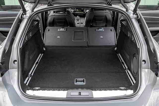 Trotz der sportlichen Auslegung ist der 508 PSE insbesondere in der Kombiversion auch sehr alltagstauglich