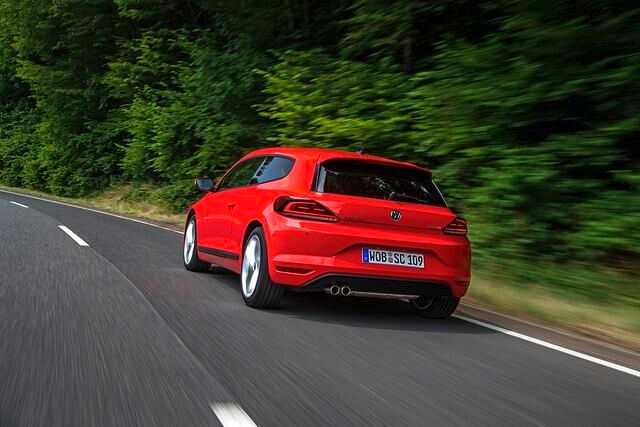 Man sieht es ihm nicht an, doch technisch basiert der VW Scirocco auf dem Golf V/VI 