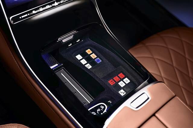 Gegensprechanlage und Luftversorgung lassen sich von Bord aus speziell steuern