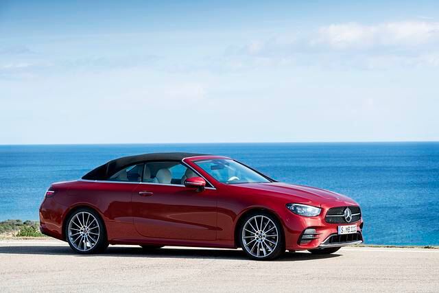 Man kann das Dach mit Hilfe des Schlüssels von außen öffnen