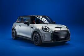 Mini Strip Concept  - Nackig gemacht