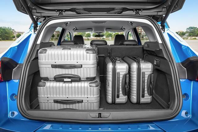 Das Kofferraumvolumen variiert je nach Sitzkonfiguration zwischen 514 ubd 1.652 Litern, bei den Plug-in-Versionen sind es 390 und 1.528 Liter