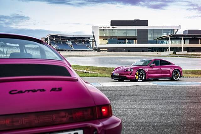 Beim Schnellladen will der Taycan an Speed zulegen