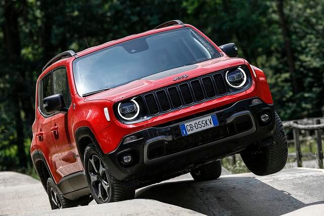 Der Jeep Renegade kommt über Stock und Stein