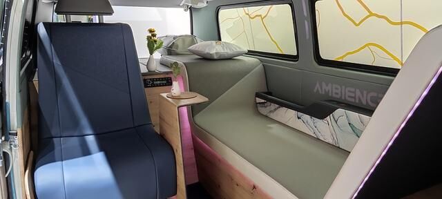 An vielen Stellen bietet der Ambienc3 transluzente Oberflächen, hinter denen sich Lichtelemente oder Schalter verbergen