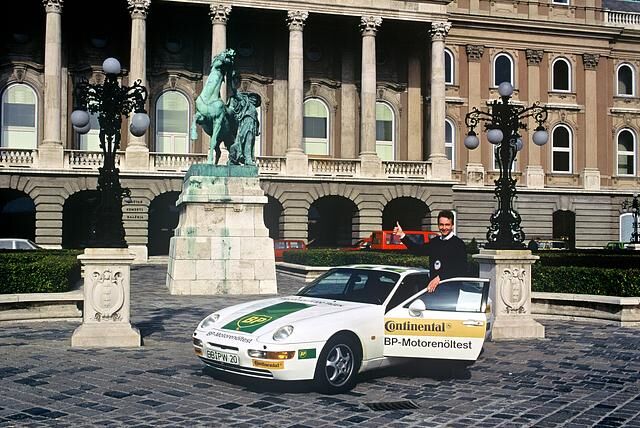 Gerhard Plattner spulte 1992 auf einer Rekordfahrt mit einem Porsche 968 in 100 Tagen 100.000 Kilometer ab