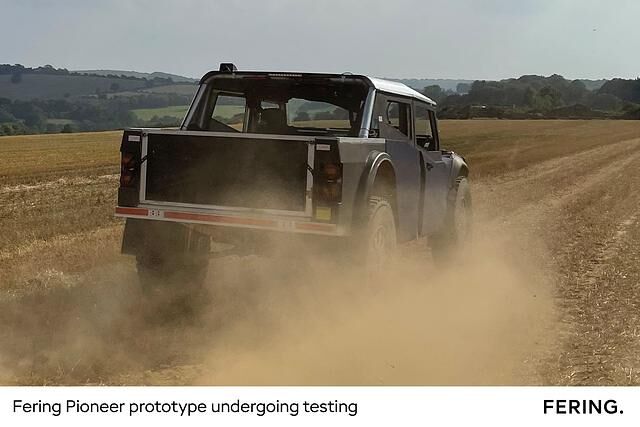 Eine Ladeinfrastruktur braucht der Pioneer nicht. Dank Diesel an Bord kann er bis zu 7.000 Kilometer weit stromern