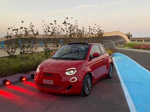 Das neue Sondermodell Fiat (500) RED ist ab 22.800 Euro zu haben