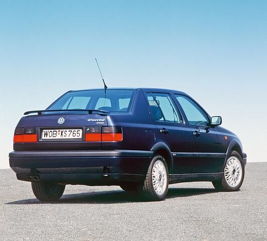  Im Januar 1992 debütiert der Vento als Golf in Stufenheckform und Nachfolger des Jetta
