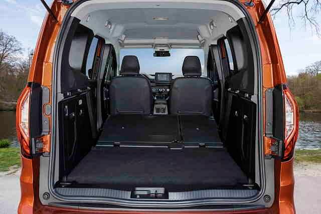 Platz satt: In den erweiterten Gepäckraum des Kangoo lässt sich viel und auch sperriges einladen