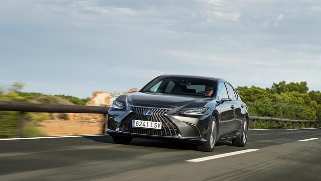 Obwohl ein schicker und nobler Wagen, ist der Lexus ES 300h eine absolute Ausnahmeerscheinung